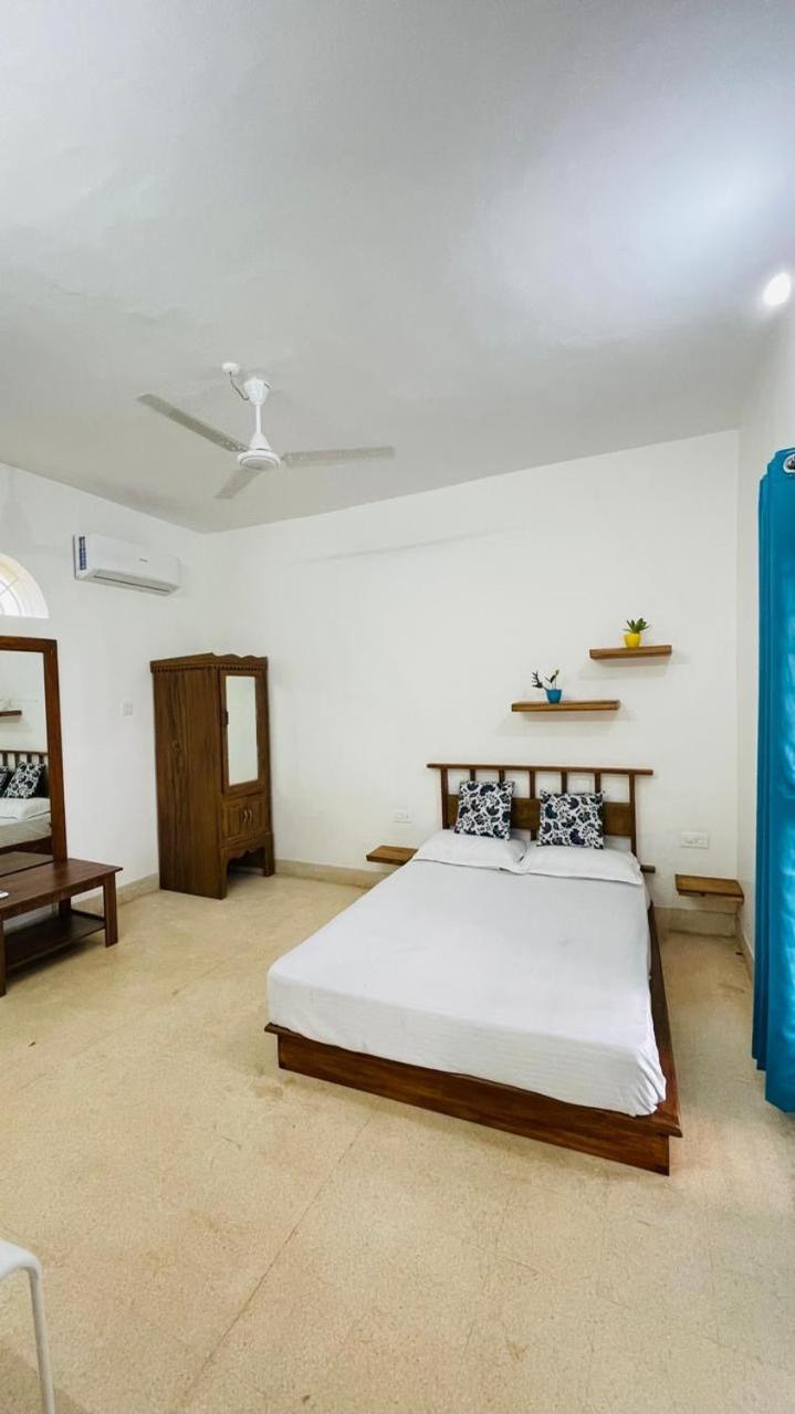 Jaladarshini Lakeside Gardens Bed and Breakfast Kollam Exteriör bild